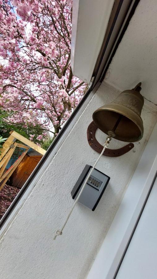 Pension Ringo, Airport Pit Stop, Bahnhof Und Flughafen In Der Naehe Baden-Baden Exterior foto